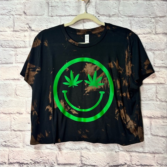 Tops - Smiley Jane Cropped Tee